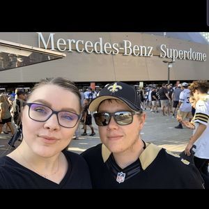 Meet your Posher, Devin